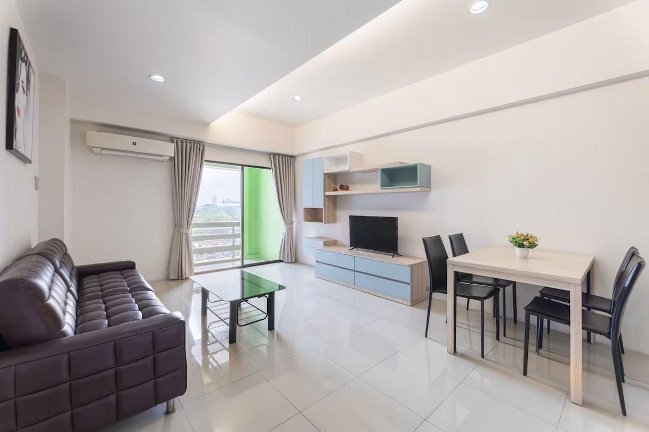 At115 By Rompo Mansion Hotell Bangkok Exteriör bild