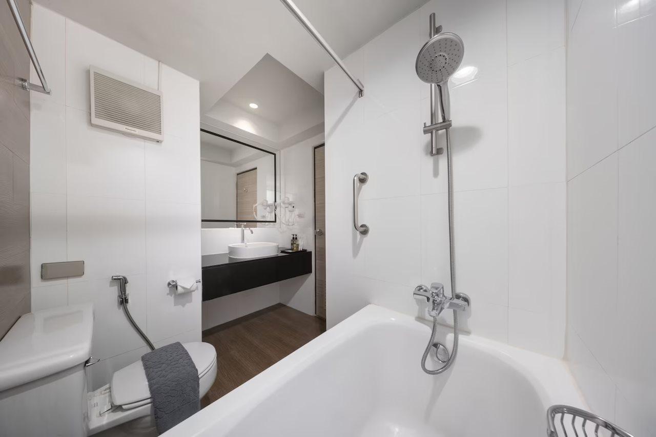 At115 By Rompo Mansion Hotell Bangkok Exteriör bild