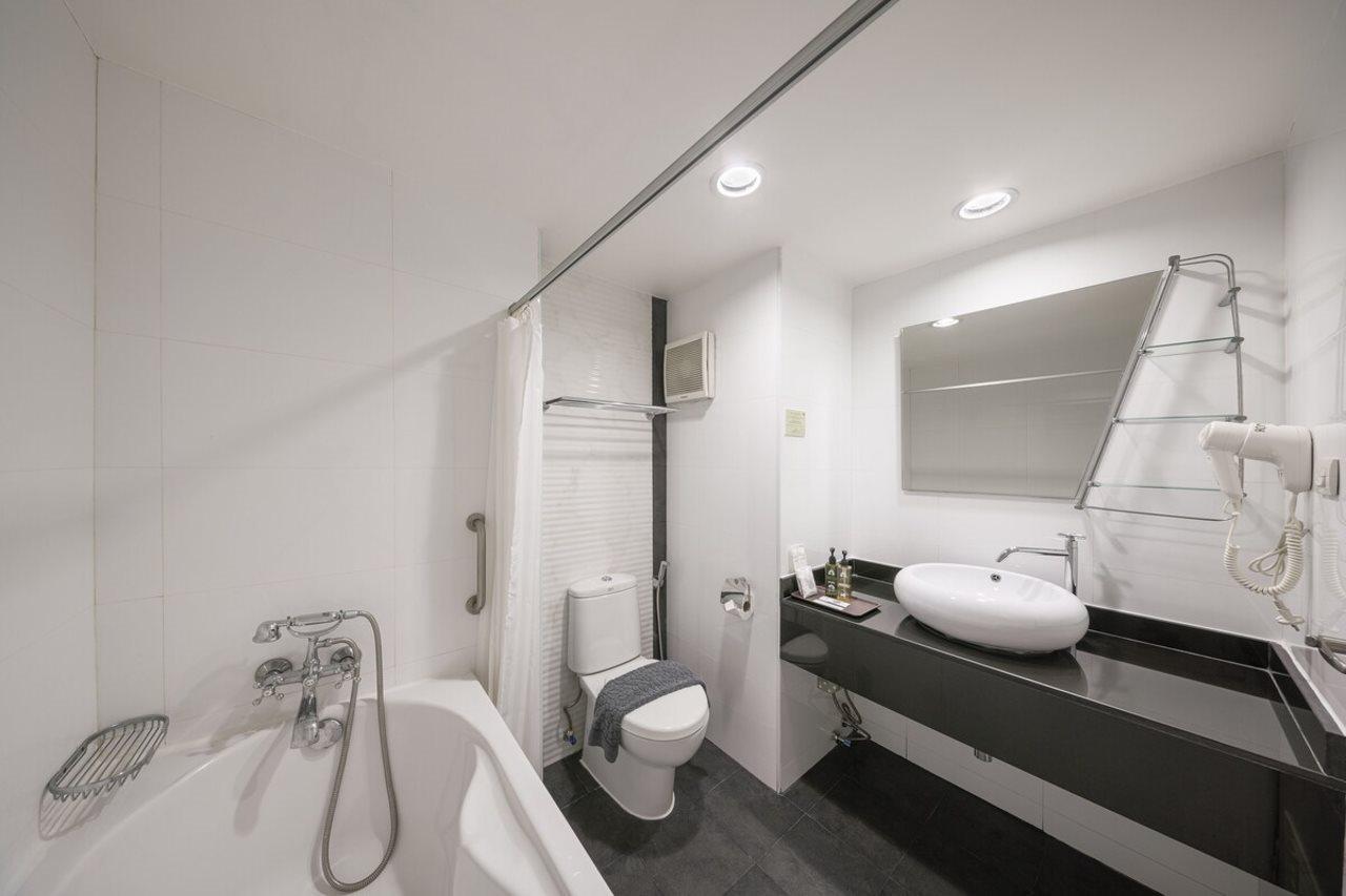 At115 By Rompo Mansion Hotell Bangkok Exteriör bild